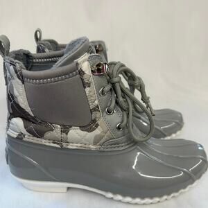 Tommy Hilfigure rain/snow hada boots womens size 8 grey camo